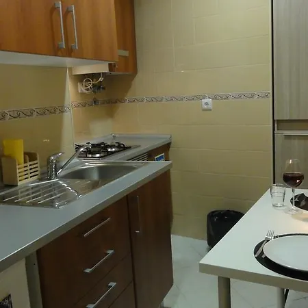 太阳之窗公寓 *